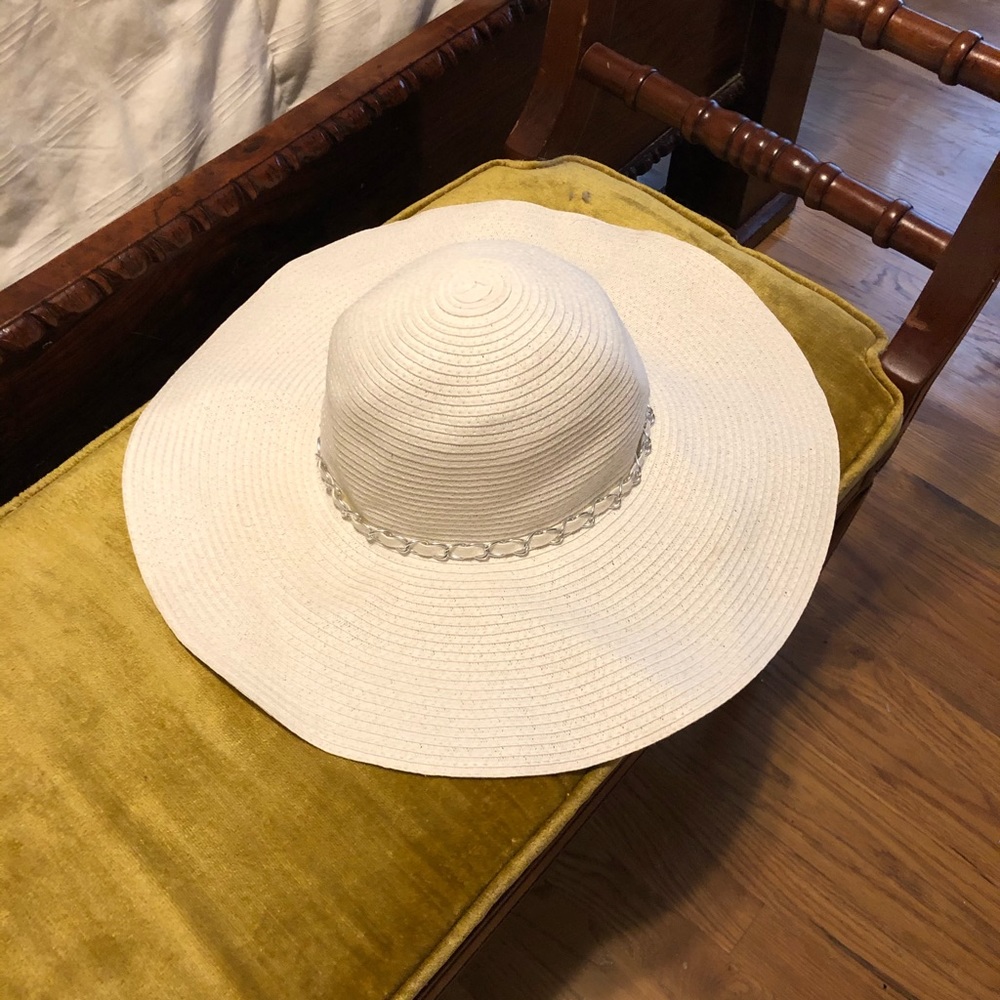 White sun hat